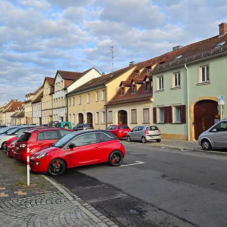 Ku28 One - Modern & Ruhig, 5 Min Zum Bahnhof, Parkplatz Inklusive - Bema Apartmán *